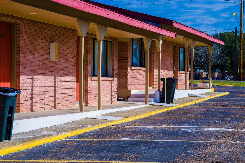 Capital O Hotel Beeville -US 181 image