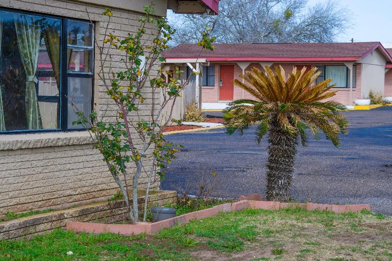 Capital O Hotel Beeville -US 181 image
