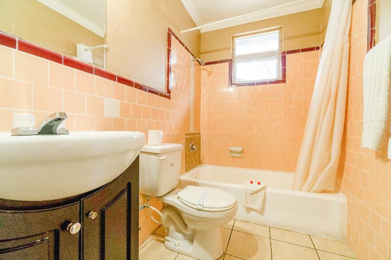 Capital O Hotel Beeville -US 181 image