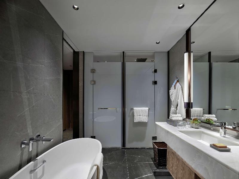 Hilton Jiaxing image