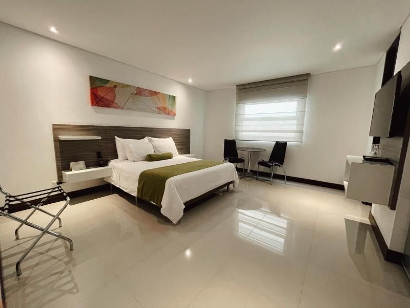 Loyds Hotel image