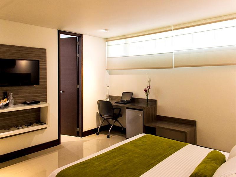 Loyds Hotel image