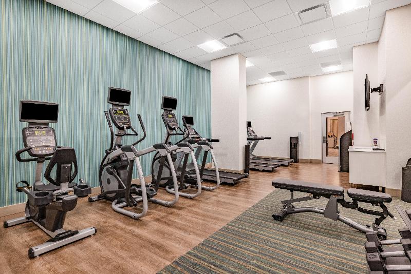Holiday Inn Express & Suites Lincoln Downtown image