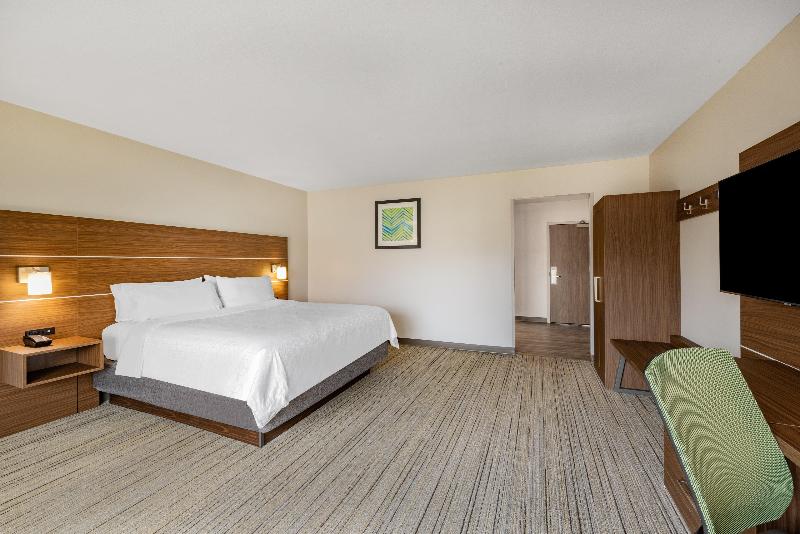Holiday Inn Express & Suites Lincoln Downtown image