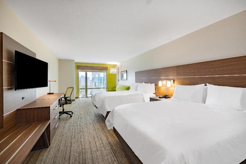 Holiday Inn Express & Suites Lincoln Downtown image