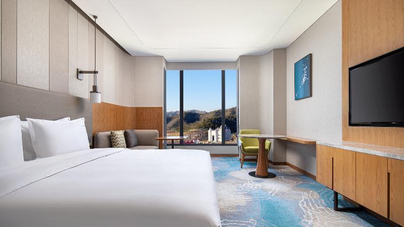 Holiday Inn Chengde Park View image