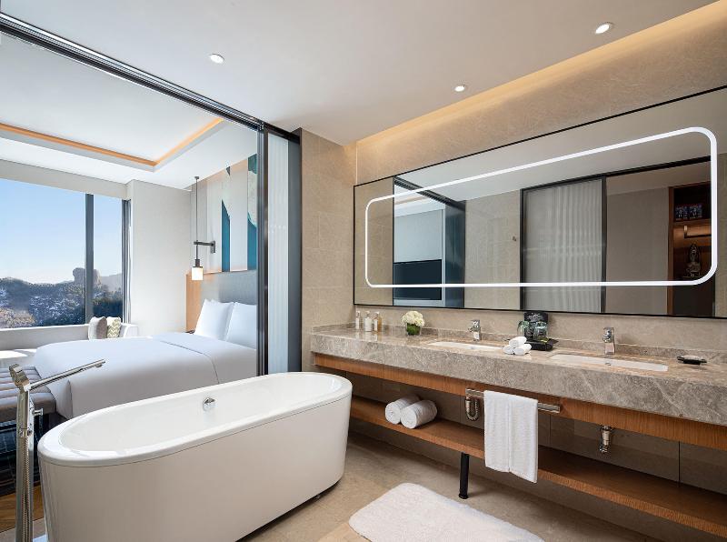 Holiday Inn Chengde Park View image