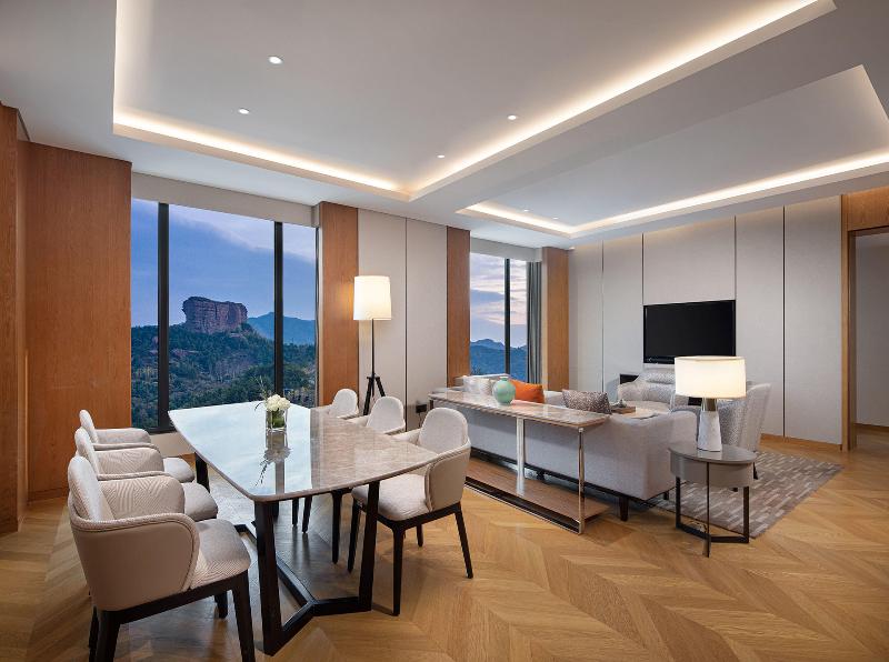 Holiday Inn Chengde Park View image