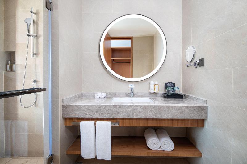 Holiday Inn Chengde Park View image