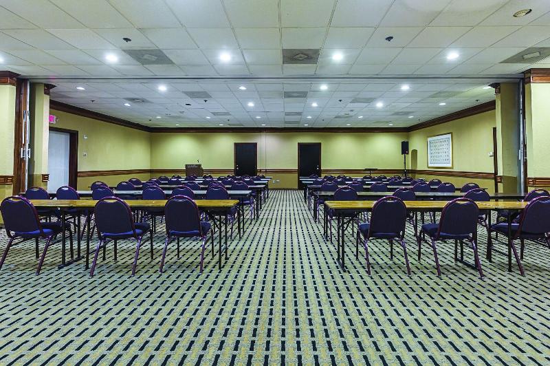 Red Roof Inn Lake Jackson image