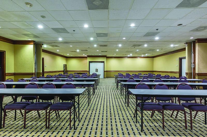 Red Roof Inn Lake Jackson image