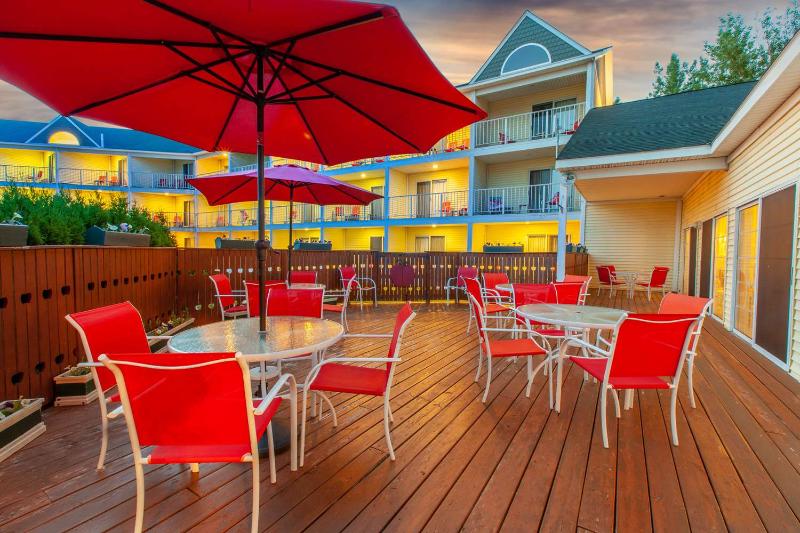 Apple Tree Inn, Surestay Collection By Bw image