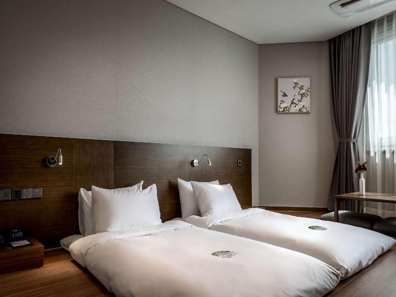 Best Western Plus Hotel Sejong image