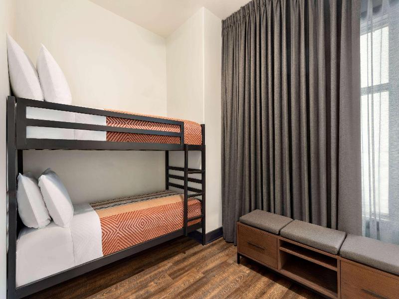 Origin Westminster a Wyndham Hotel image