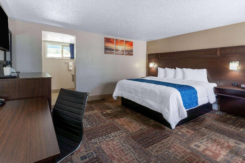 Travelodge by Wyndham Florence image