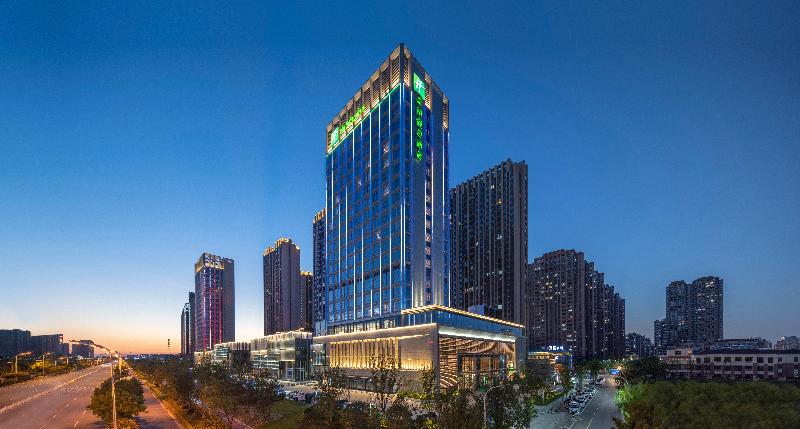 Holiday Inn Fuyang image