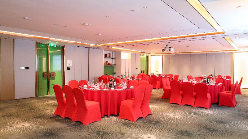 Holiday Inn Fuyang image