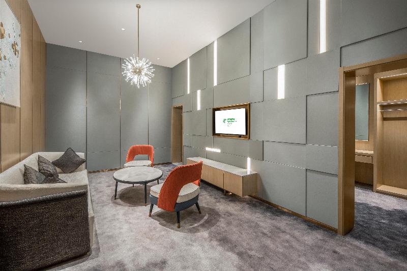 Holiday Inn Fuyang image