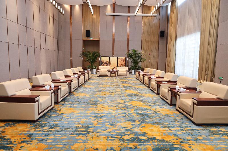 Holiday Inn Fuyang image