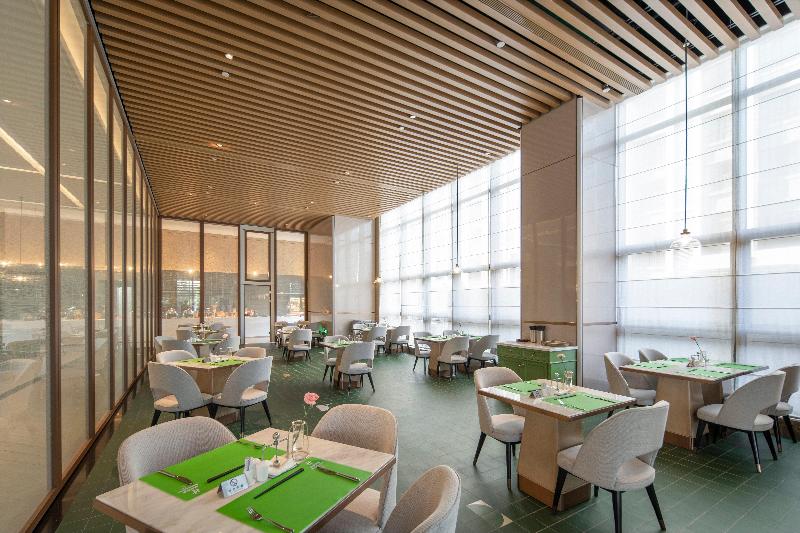 Holiday Inn Fuyang image