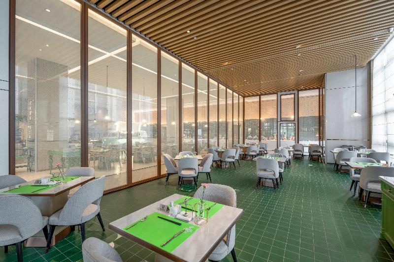 Holiday Inn Fuyang image