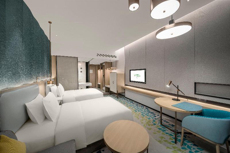Holiday Inn Fuyang image
