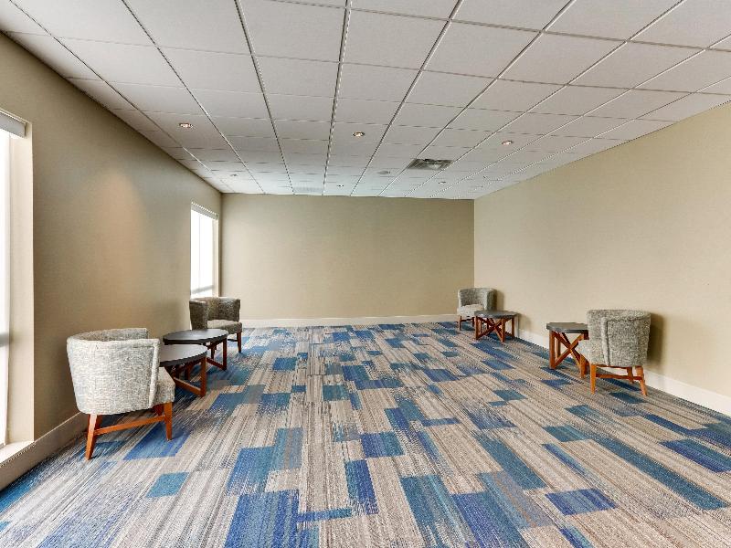 Holiday Inn Express and Suites Dawsonville