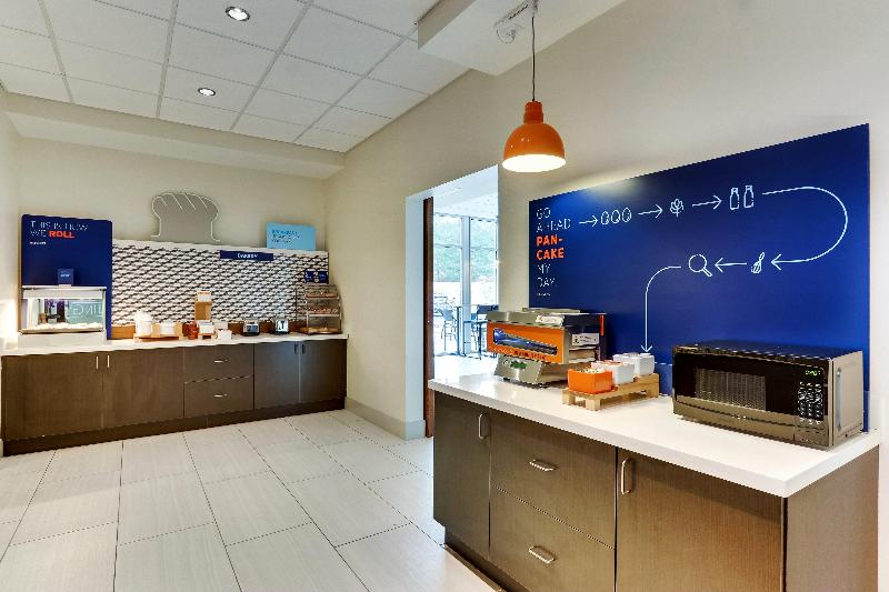 Holiday Inn Express and Suites Dawsonville image