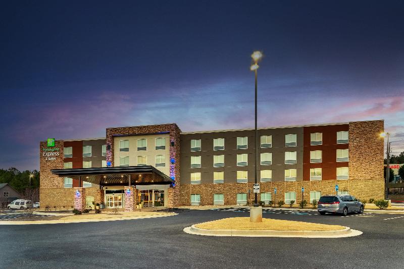 Holiday Inn Express and Suites Dawsonville image