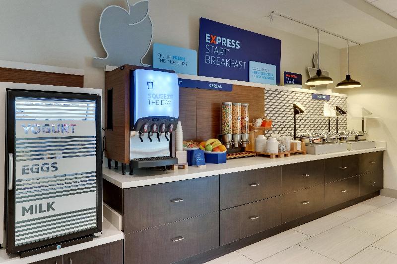 Holiday Inn Express and Suites Dawsonville image