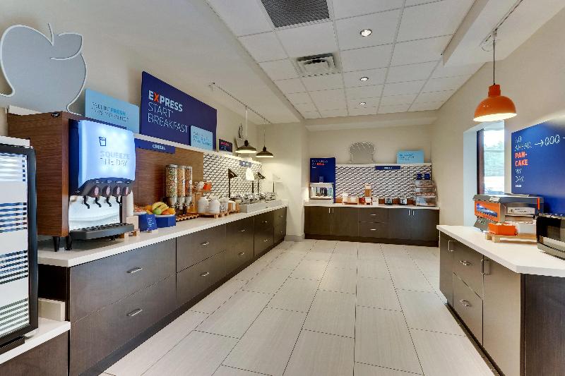 Holiday Inn Express and Suites Dawsonville image
