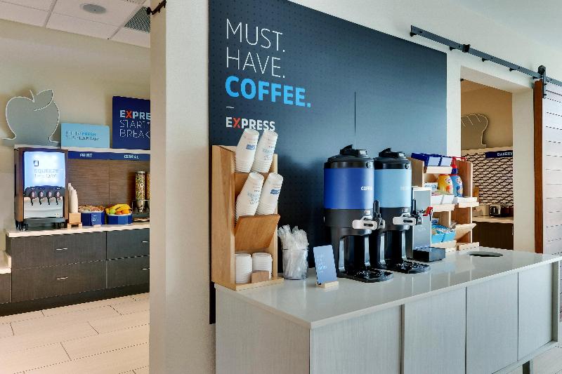 Holiday Inn Express and Suites Dawsonville image