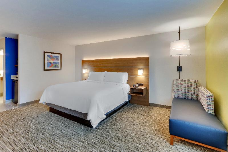 Holiday Inn Express and Suites Dawsonville image