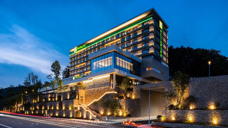 Holiday Inn Tongren Wanshan image