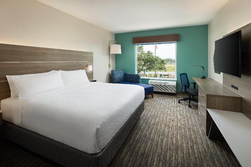 Holiday Inn Express Gulf Breeze Pensacola Area image