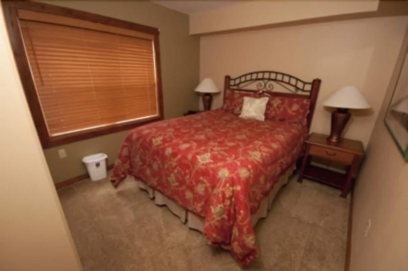 Highland House image
