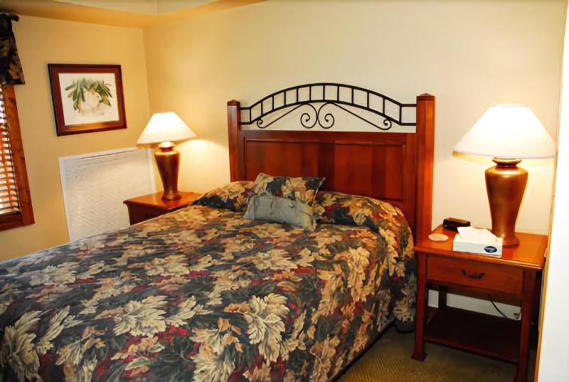Highland House image