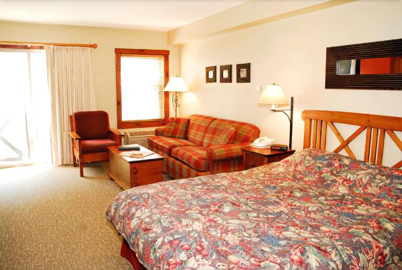 Highland House image