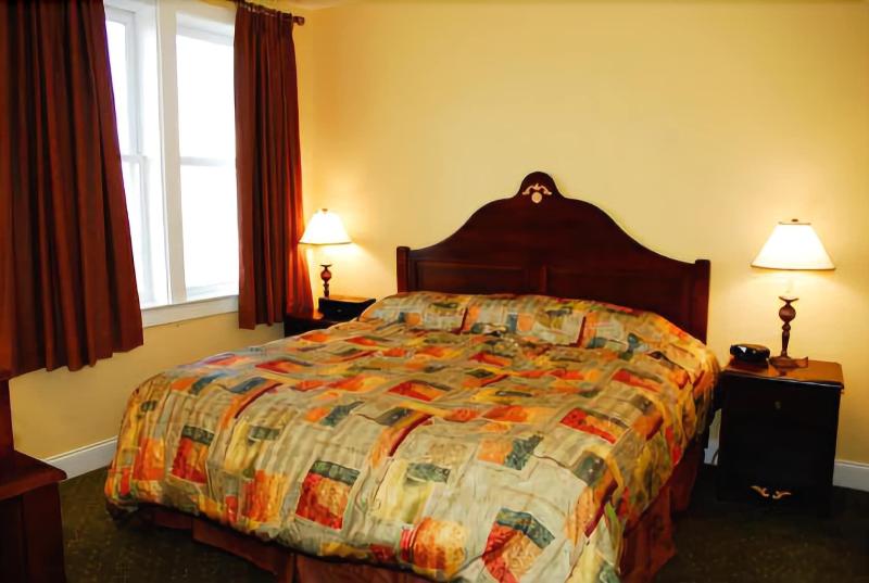 Highland House image