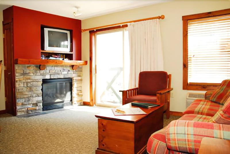 Highland House image