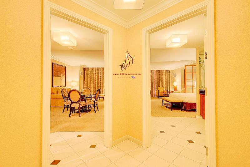 Abz Signature Deluxe Suites photo 3