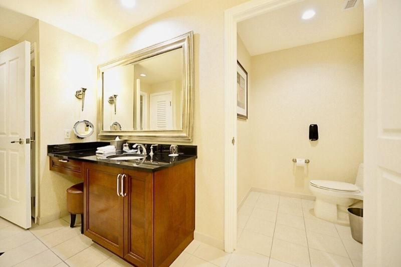 Abz Signature Deluxe Suites image