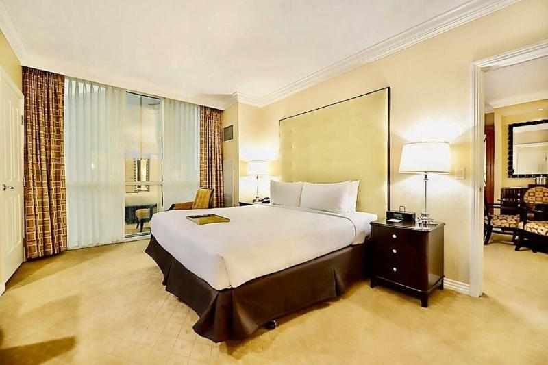 Abz Signature Deluxe Suites image