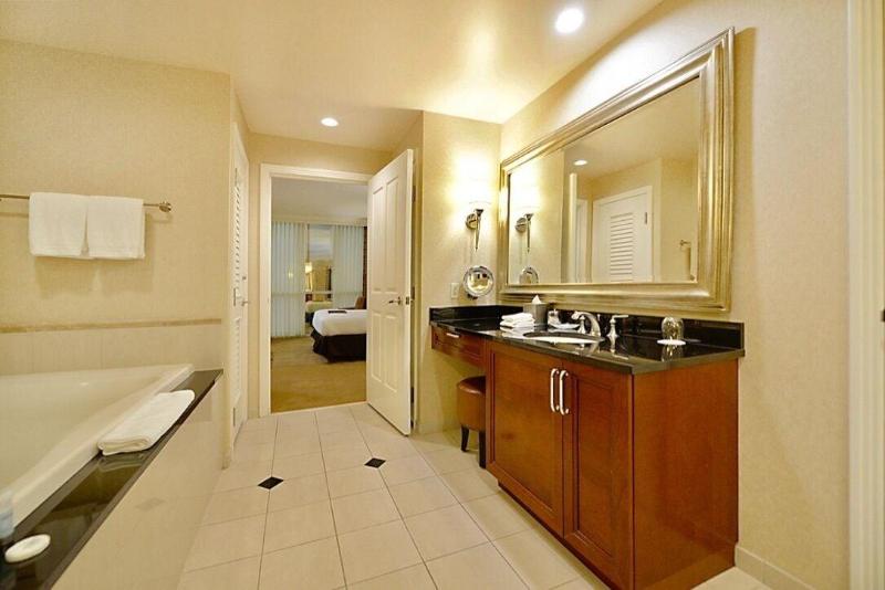 Abz Signature Deluxe Suites image