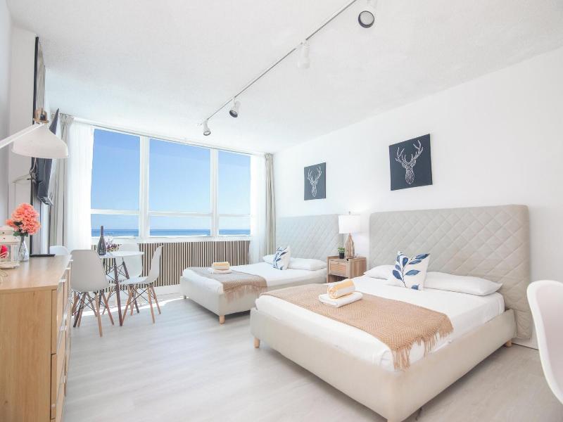 Girasole Apartments image