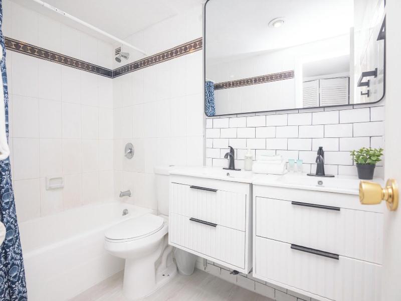 Girasole Apartments image
