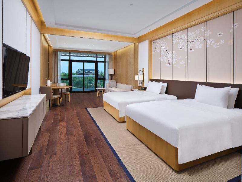 Hualuxe Suzhou Bay Hot Spring Resort, an IHG Hotel image