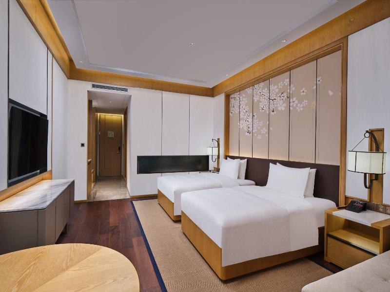 Hualuxe Suzhou Bay Hot Spring Resort, an IHG Hotel image