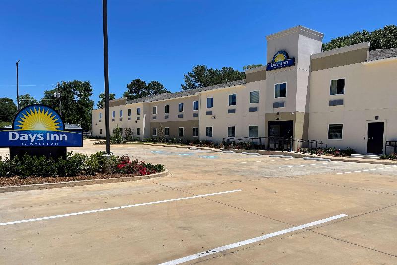 Days Inn by Wyndham Zachary LA image