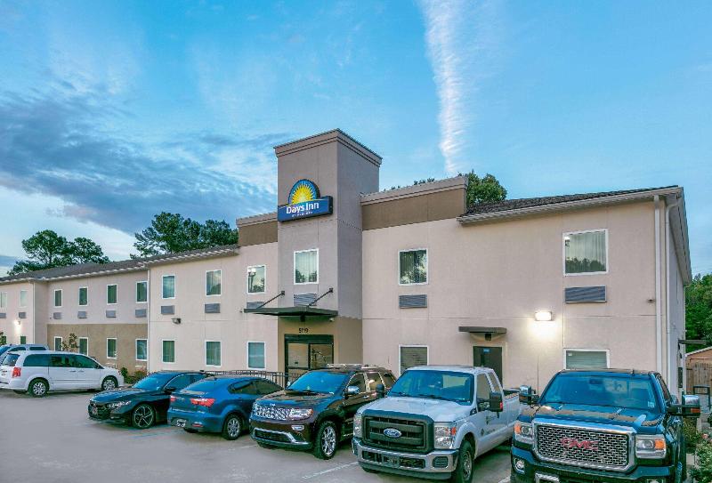 Days Inn by Wyndham Zachary LA image